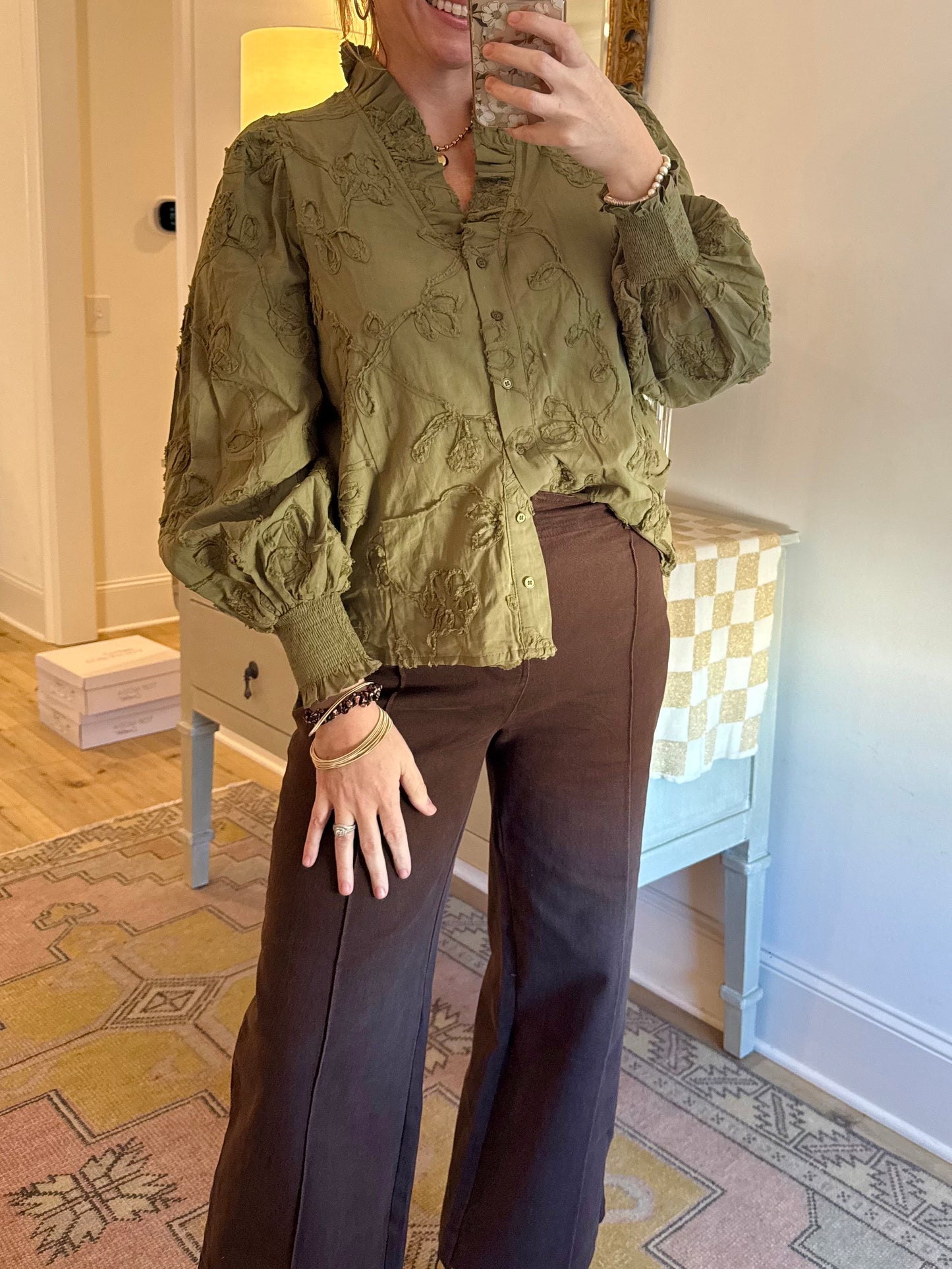 OLIVE APPLIQUÉ BLOUSE