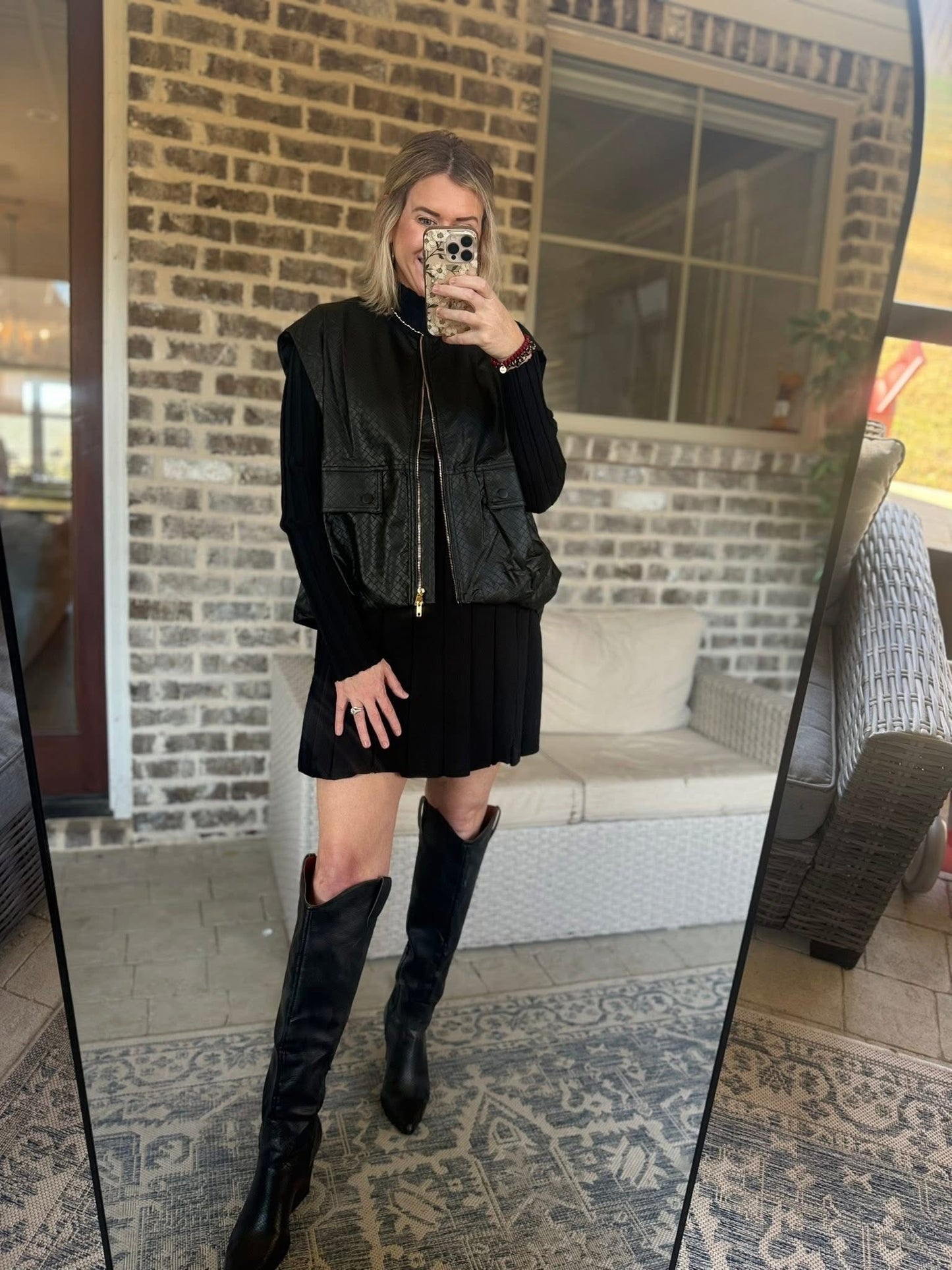 OVERSIZED VEST  - LEATHER BLACK