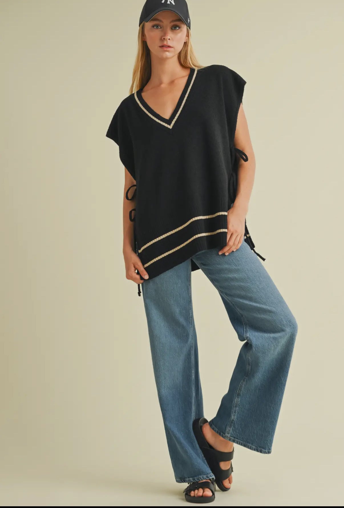 OPEN SIDE TIE SWEATER VEST - BLACK
