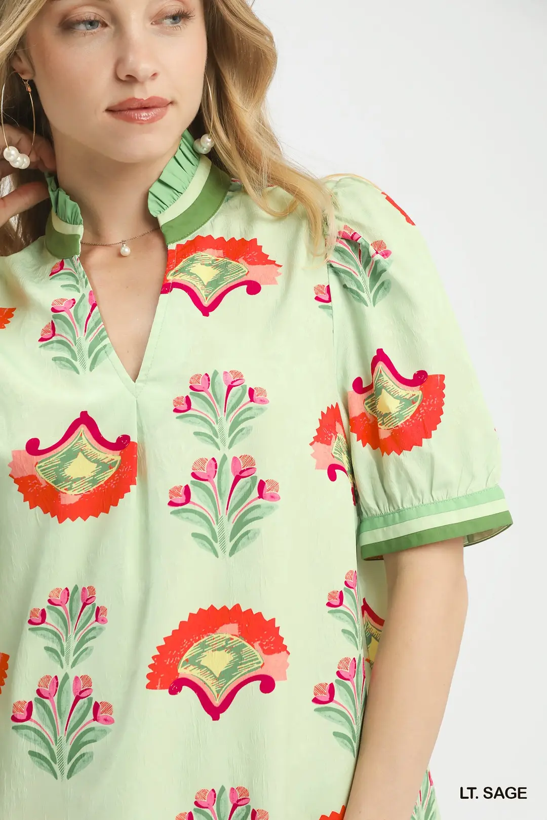 ABSTRACT JACQUARD PRINT TOP - LT SAGE
