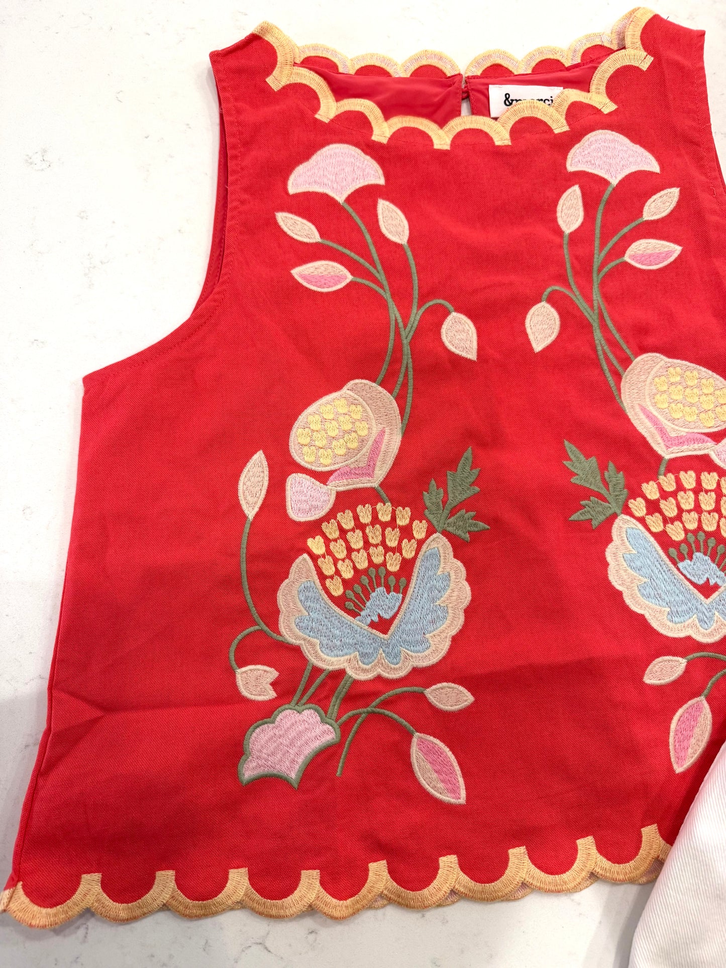 EMBROIDERED DETAIL TOP