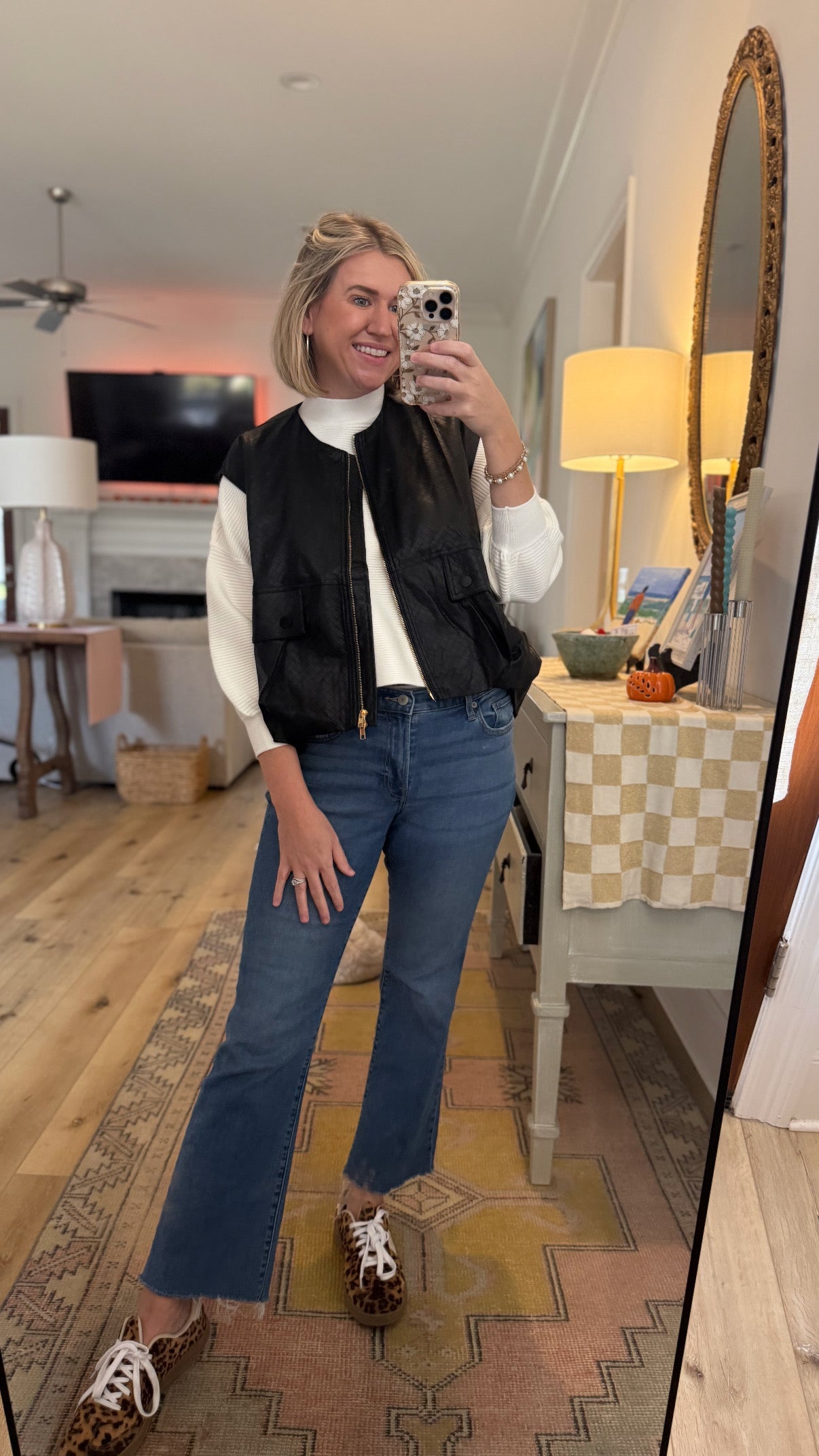 OVERSIZED VEST  - LEATHER BLACK