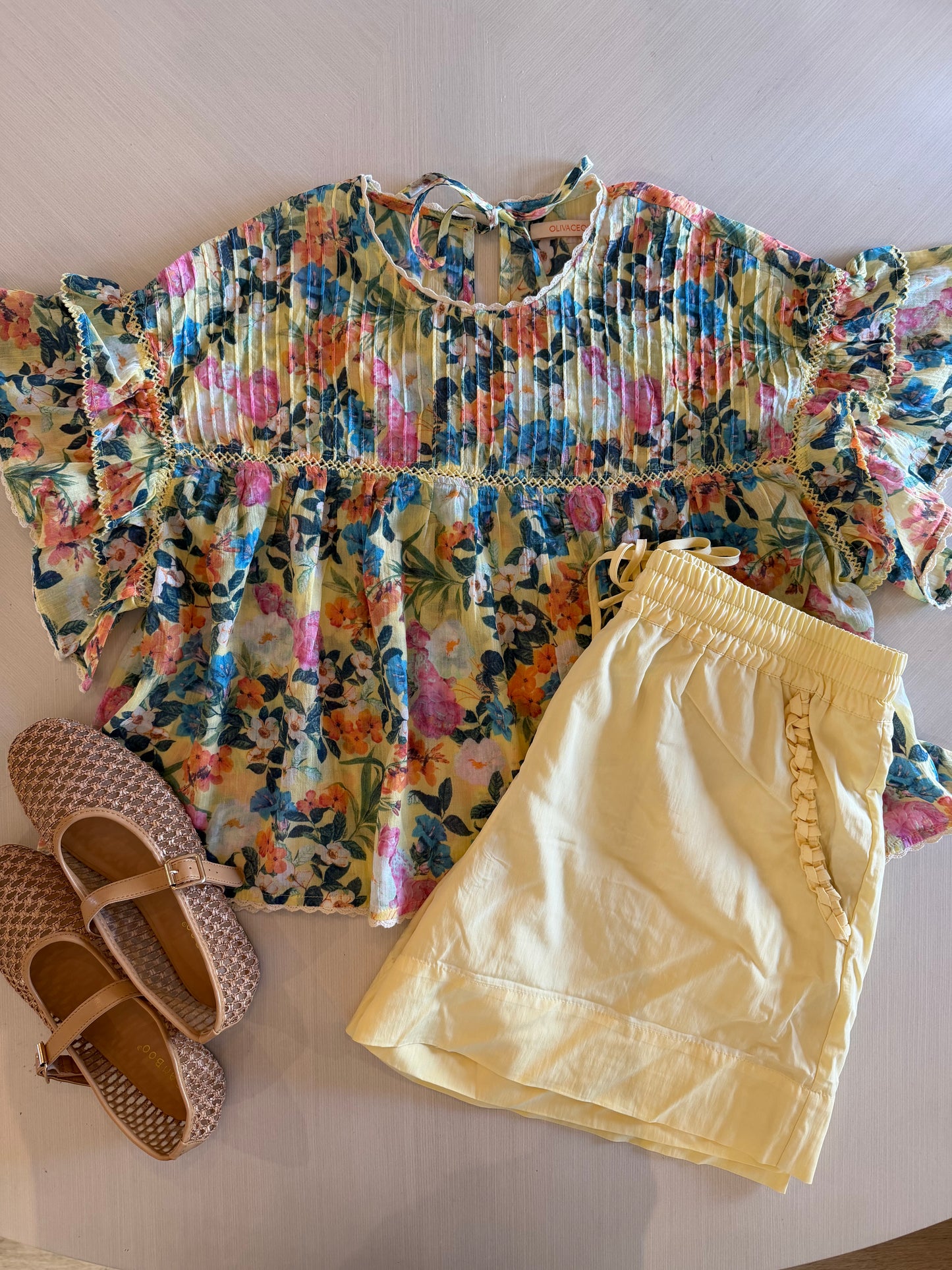 LUSSIA FLORAL FLUTTER SLEEVE TOP