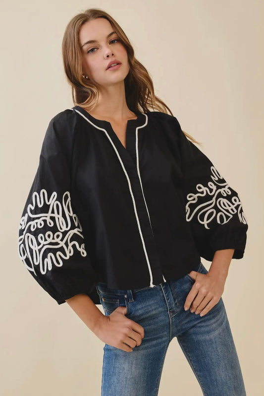 BOLD EMBROIDERY TOP - BLACK