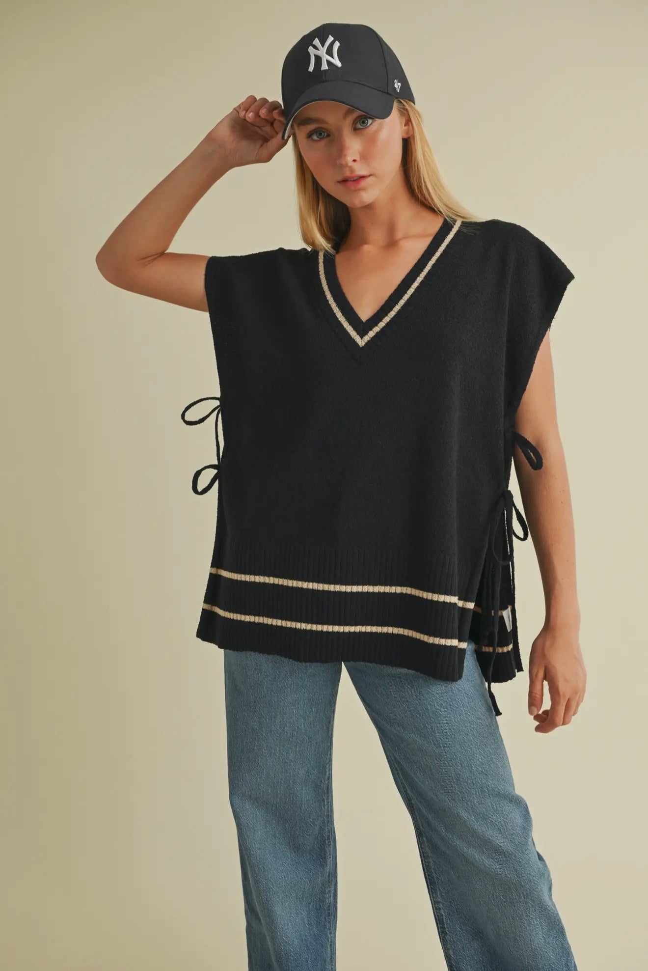 OPEN SIDE TIE SWEATER VEST - BLACK