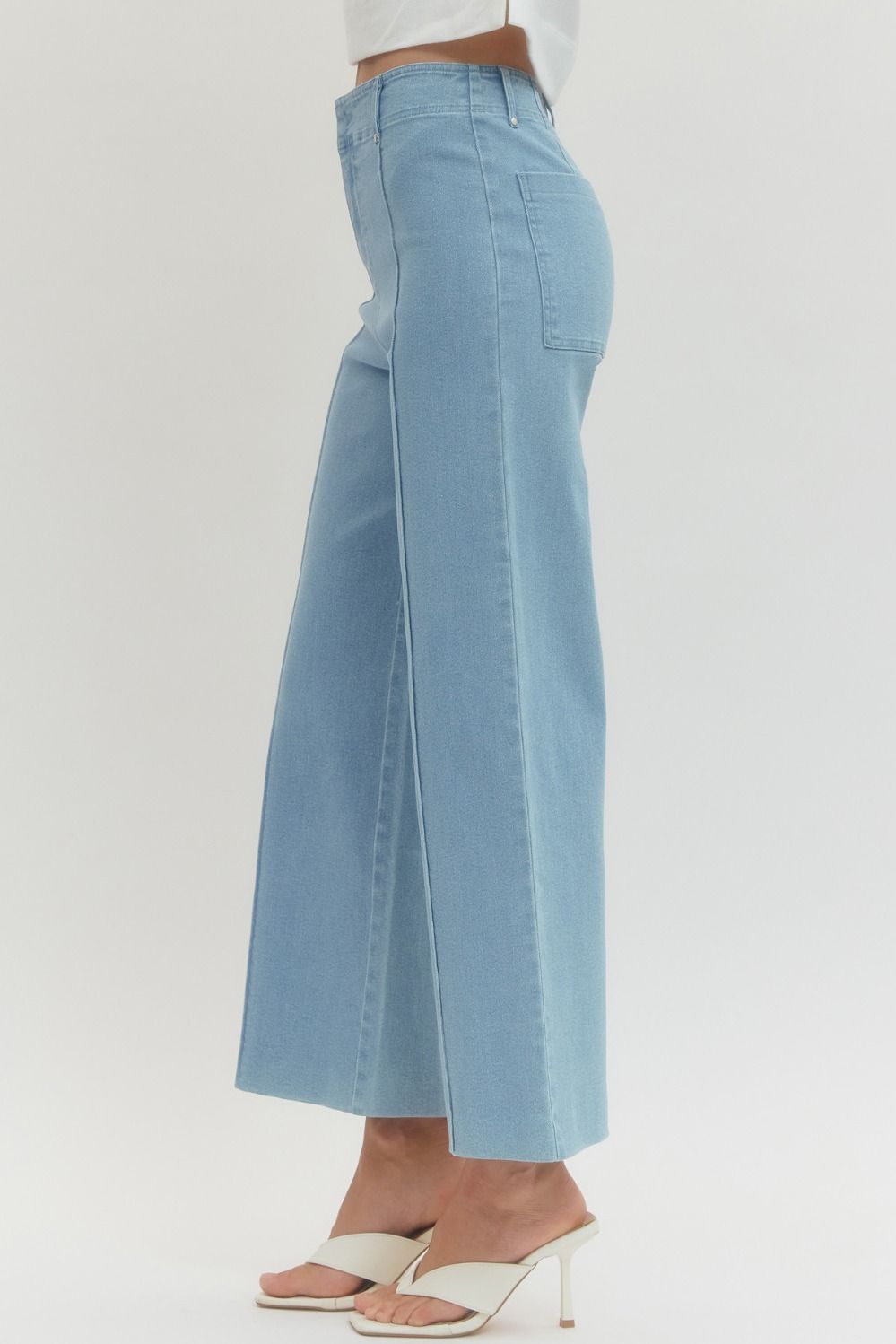 LIGHT WASH SEAMED CROP PANT